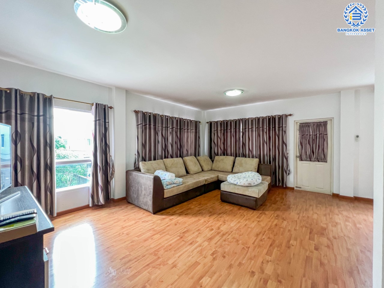 *****บ้านเดี่ยวมือสอง ม.คาซ่าพรีเมี่ยม ราชพฤกษ์-พระราม5 บ้านเดี่ยวหลังใหญ่ 3 ชั้น แบรนด์ Q.House เนื้อที่ 50.4 ตร.ว. ดีไซน์ตอบทุกไลฟ์สไตล์ ฟังก์ชัน 3 ห้องนอน 5 ห้องน้ำ จอดรถได้ 4 คัน บนทำเลติดถนนใหญ่ เชื่อมต่อทุกเส้นทาง ใกล้รถไฟฟ้าสายสีม่วง "สถานีบางพลู" และทวงด่วน "ศรีรัช"